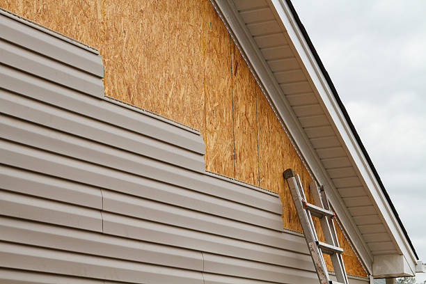 Professional Siding technician working in Erwinna, PA